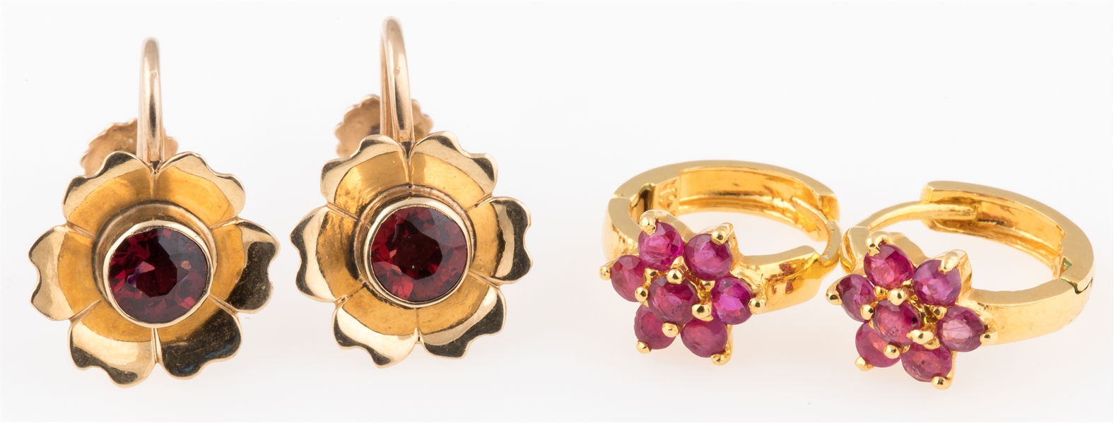 TWO PAIRS OF 14K GOLD EARRINGS WITH GARNET AND RUBY