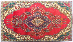 PERSIAN RUG WITH FLORAL DESIGN