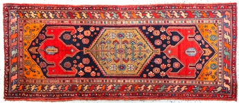 PERSIAN RUG WITH FLOWER DESIGN