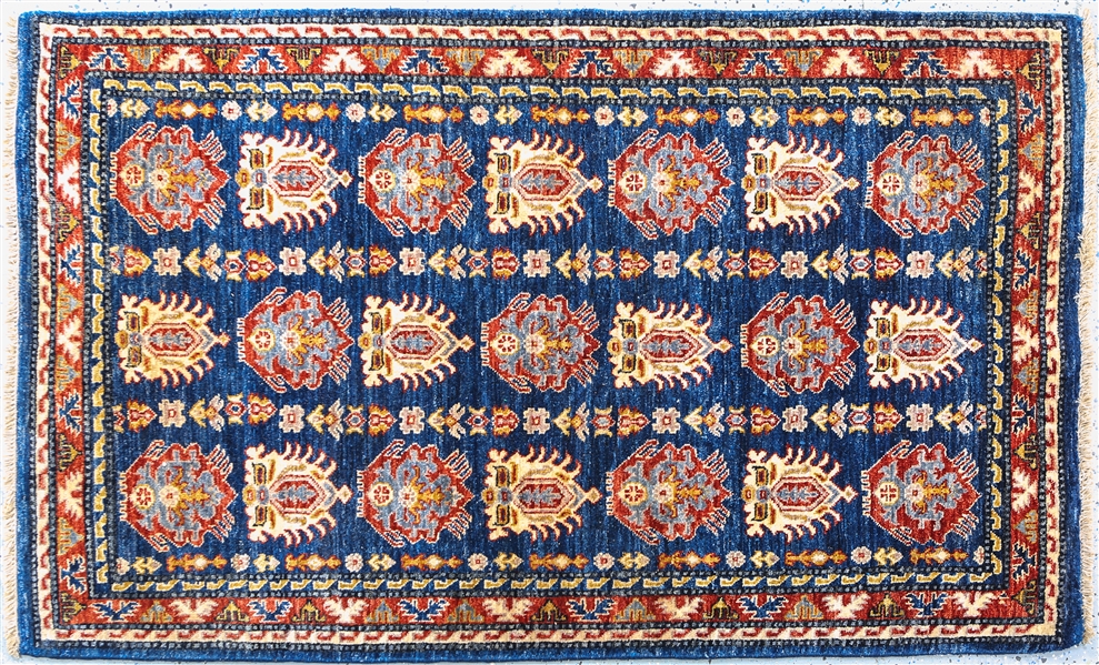 PERSIAN RUG WITH FRINGE