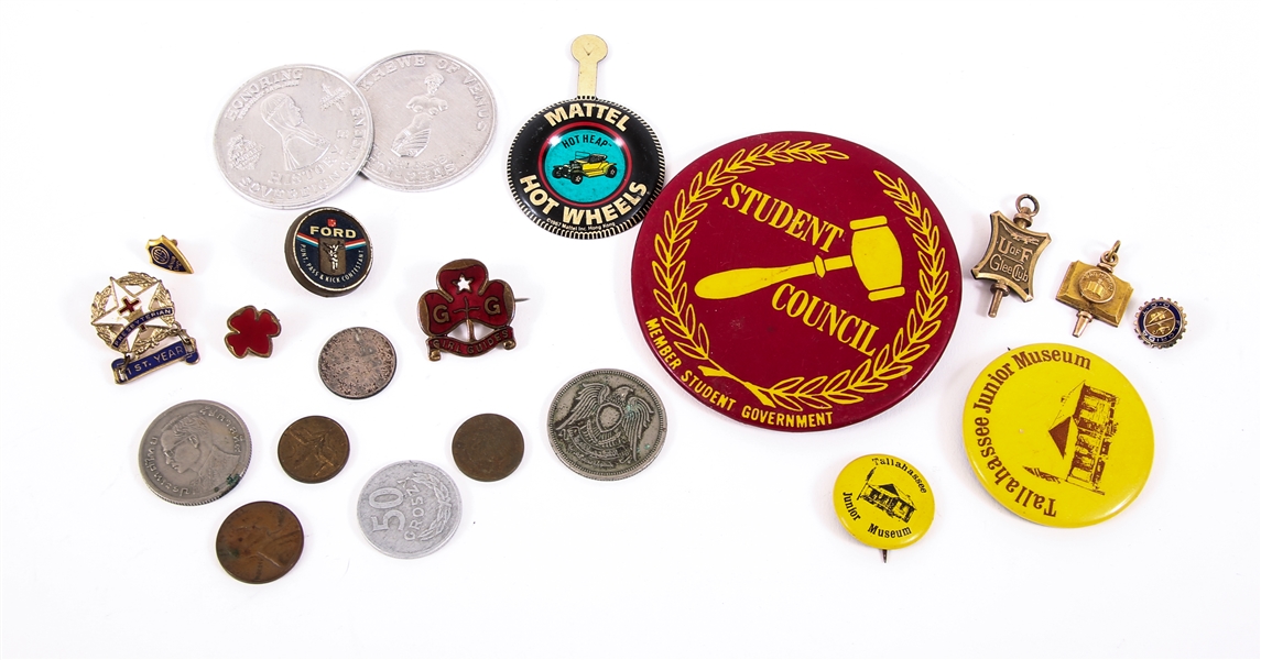 MISCELLANEOUS PINS, TOKENS - GIRL SCOUTS, NOVELTY, & MORE