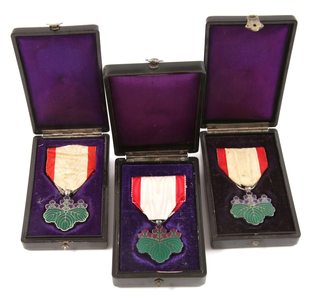 WWII ERA JAPANESE ORDER OF THE RISING SUN ENAMEL MEDALS