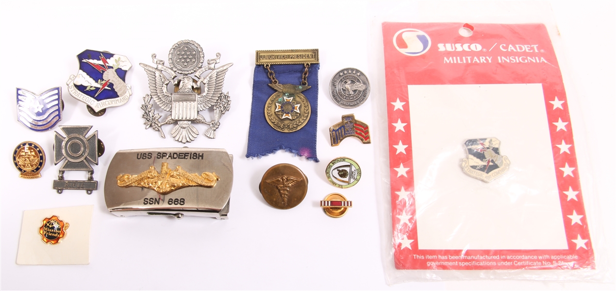 US MILITARY INSIGNIA, BADGES, BUCKLE, & MEDAL LOT
