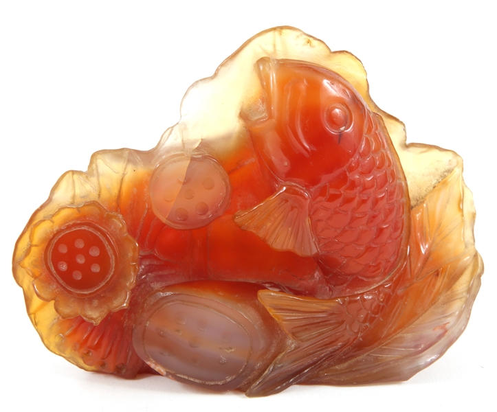 CHINESE CARVED CARNELIAN AGATE FISH FIGURINE