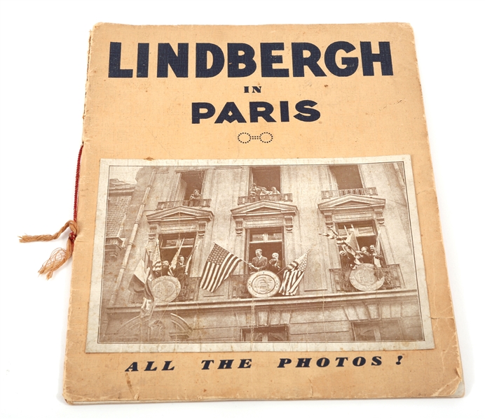 1927 CHARLES LINDBERGH IN PARIS PHOTO SOUVENIR BOOKLET
