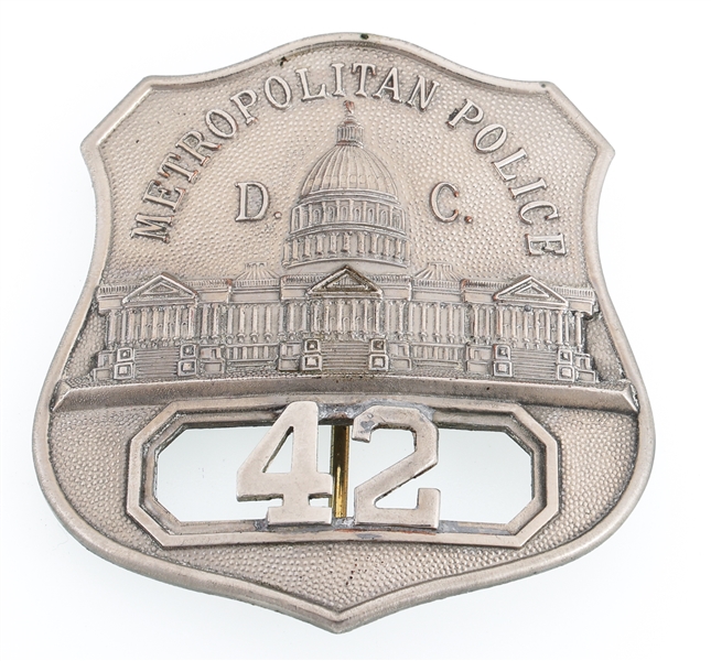 WASHINGTON D.C. METROPOLITAN POLICE BADGE NO. 42