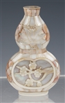 CHINESE MOTHER OF PEARL GOURD SNUFF BOTTLE