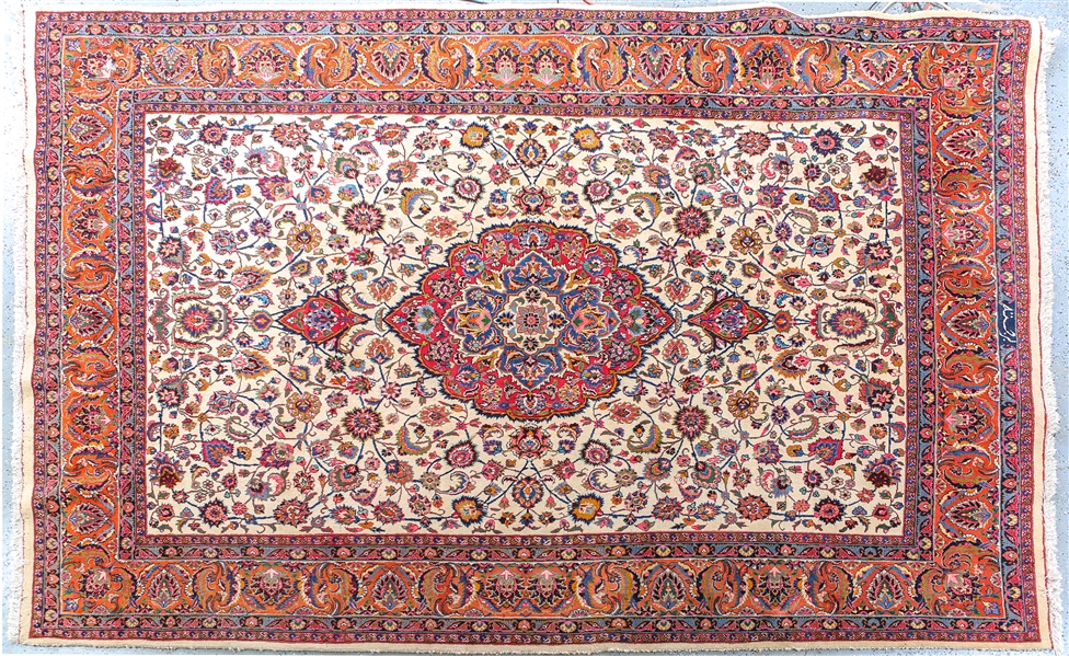 20th C. PERSIAN RUG WITH FLORAL DESIGN