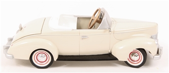 1940 FORD DELUXE GEARBOX DIECAST PEDAL CAR