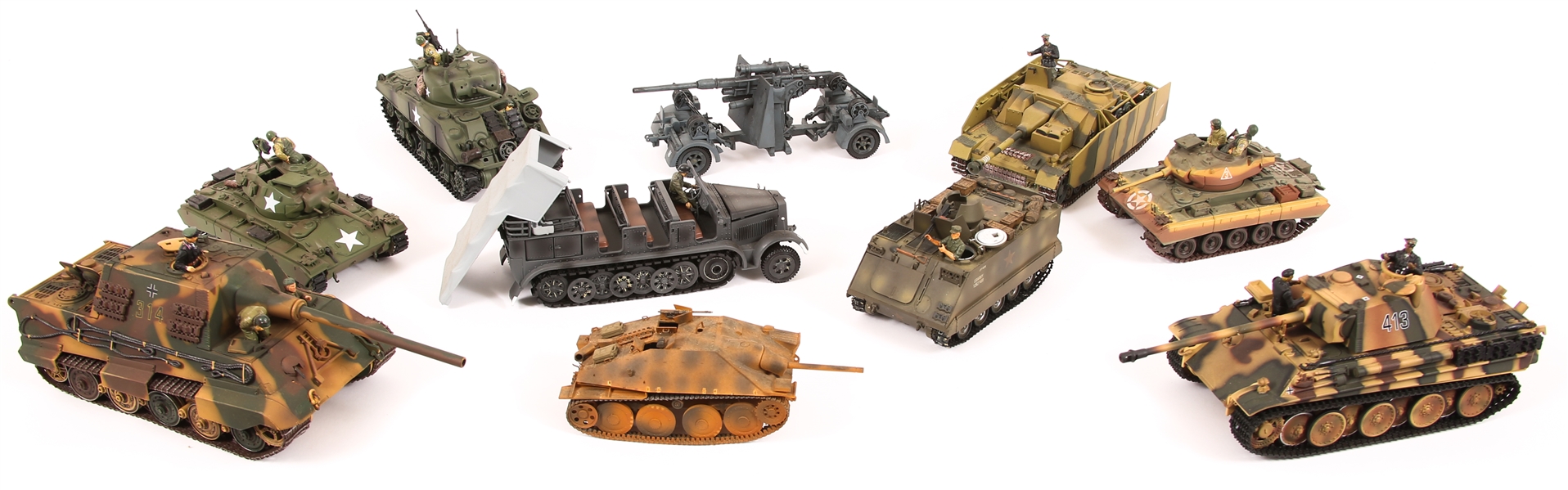 MILITARY VEHICLES, FINISHED MODELS - LOT OF 10