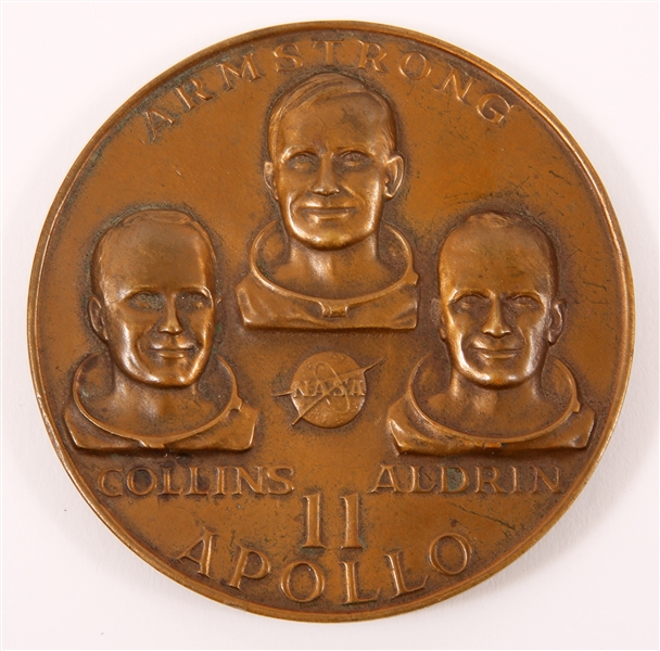 1969 APOLLO 11 COMMEMORATIVE MEDALLIC ART CO. BRONZE MEDAL