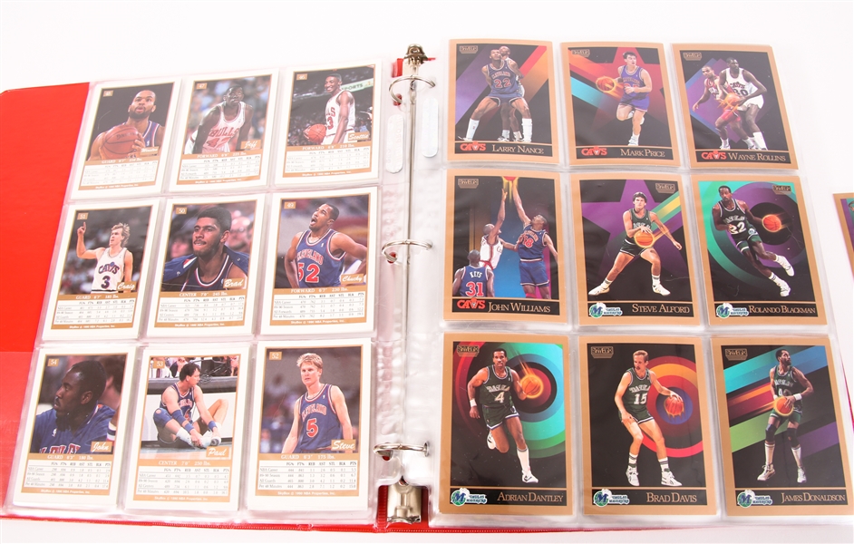 COMPLETE SET OF 1990 SKYBOX BASKETBALL CARDS - LOT OF 423