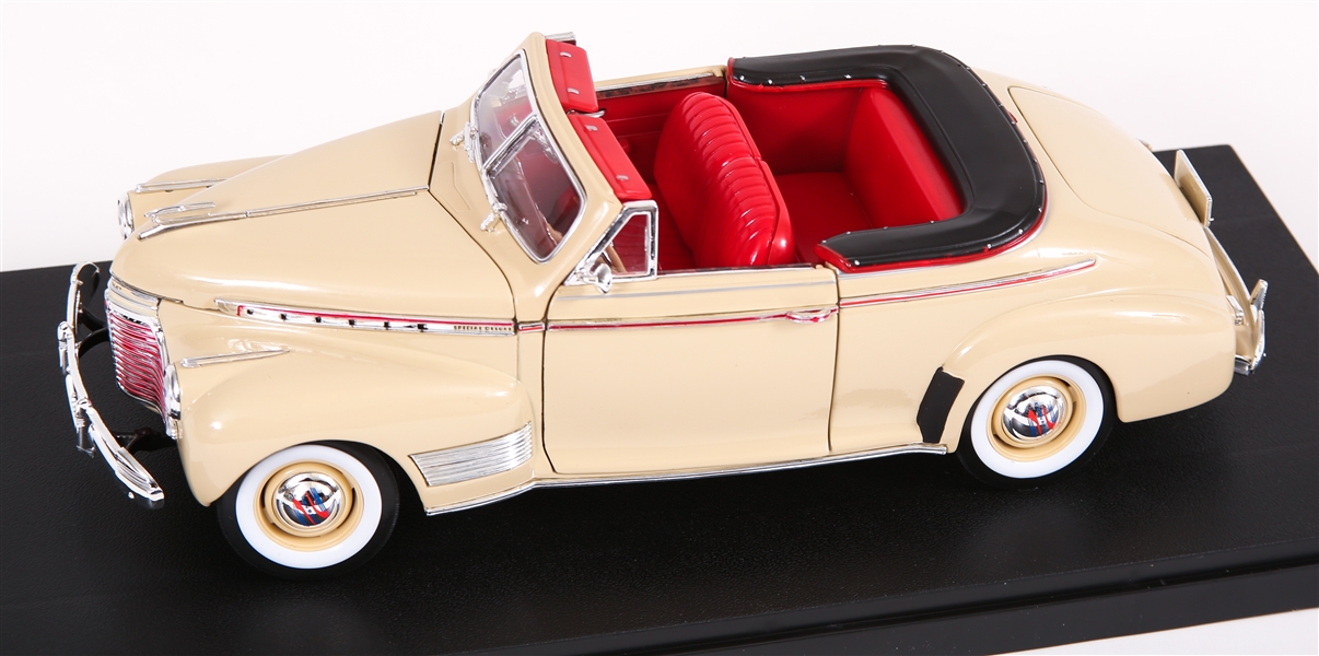 DIECAST 1941 CHEVY SPECIAL DELUXE CONVERTIBLE COUPE