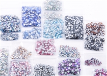 LOT OF LOOSE RHINESTONES