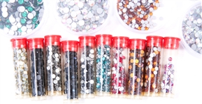 LOOSE RHINESTONES AND SEQUINS