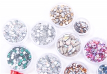LOOSE RHINESTONES AND SEQUINS