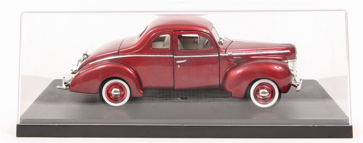 1940 FORD COUPE MODEL METALLIC RED 1:18 SCALE MODEL