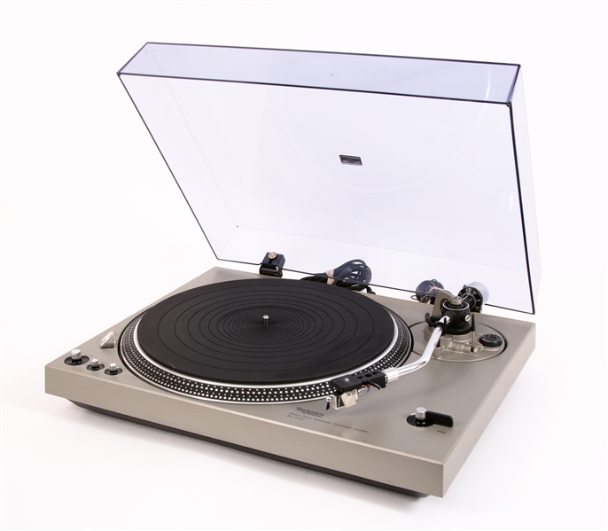 TECHNICS BY PANASONIC TURNTABLE SYSTEM SL-1700