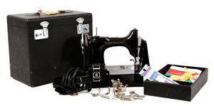 SINGER FEATHERWEIGHT 221 ELECTRIC SEWING MACHINE