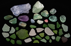 MIXED LOT OF SEA GLASS AND CRYSTALS