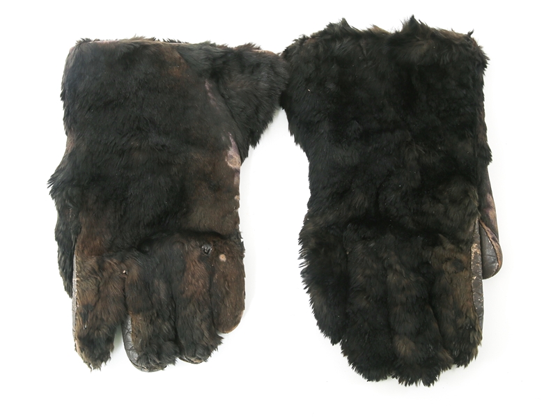 PAIR OF 1930s RABBIT FUR GAUNTLET GLOVES