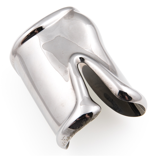 TIFFANY & CO. ELSA PERETTI LARGE BONE CUFF IN CHARCOAL