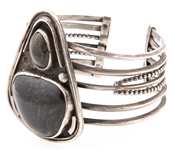 NATIVE AMERICAN STERLING BLACK AGATE CUFF BRACELET