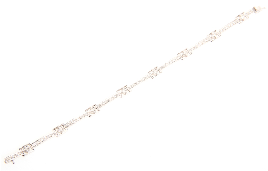 LADIES 14K WHITE GOLD DIAMOND FASHION BRACELET