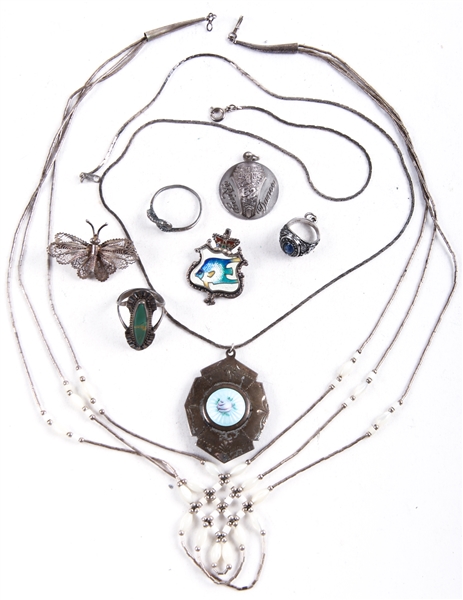 STERLING SILVER NECKLACES, PENDANTS, RINGS & BROOCHES