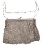 LADIES .800 SILVER MESH CHAIN ANTIQUE PURSE