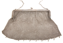 LADIES .800 SILVER MESH CHAIN ANTIQUE PURSE