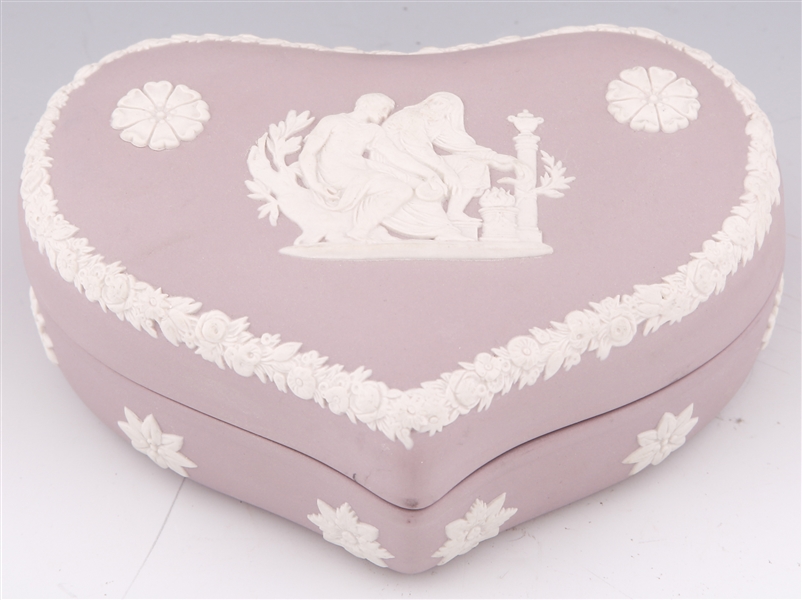 WEDGWOOD LILAC JASPERWARE HEART SHAPED TRINKET BOX