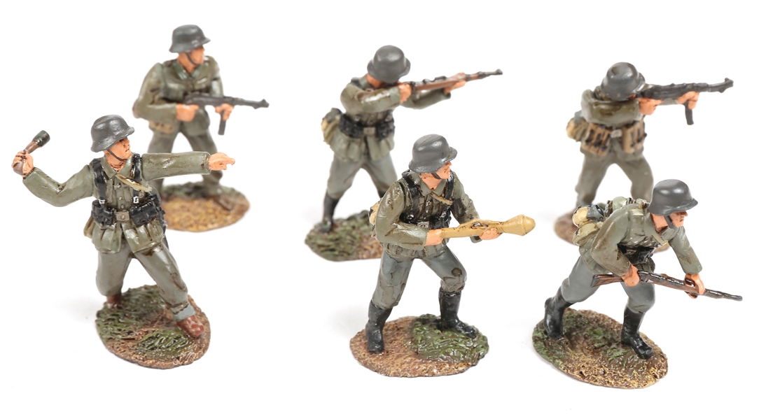CORGI FORWARD MARCH WWII GERMAN INFANTRY 1944 SET