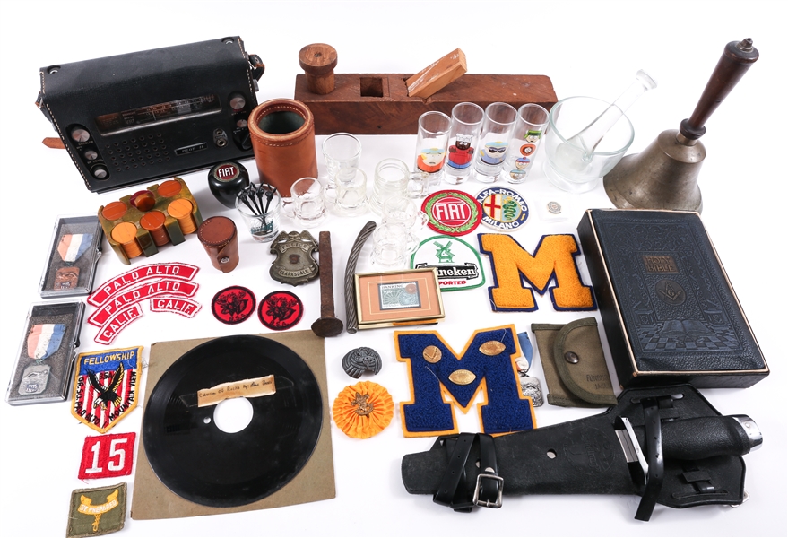 20TH C. ESTATE LOT - RADIO, SHOT GLASSES, & MORE