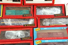 HO GAUGE TRAIN CARS - TYCO, LIFE-LIKE, AHM, & MORE