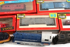 HO GAUGE TRAIN CARS - TYCO, LIFE-LIKE, AHM, & MORE