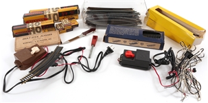 HO GAUGE MODEL TRAIN TRACKS & TRANSFORMERS