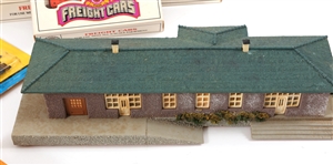 MODEL TRAINS, TRACK, ACCESSORIES AND TRANSFORMERS