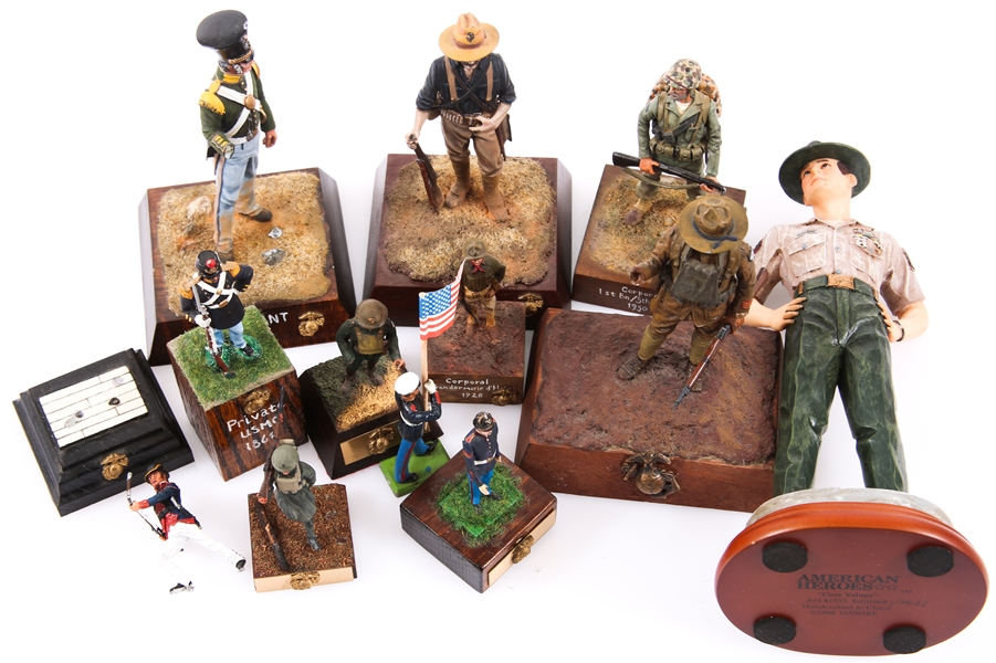 MILITARY USMC MODEL FIGURINES - LOT OF 12