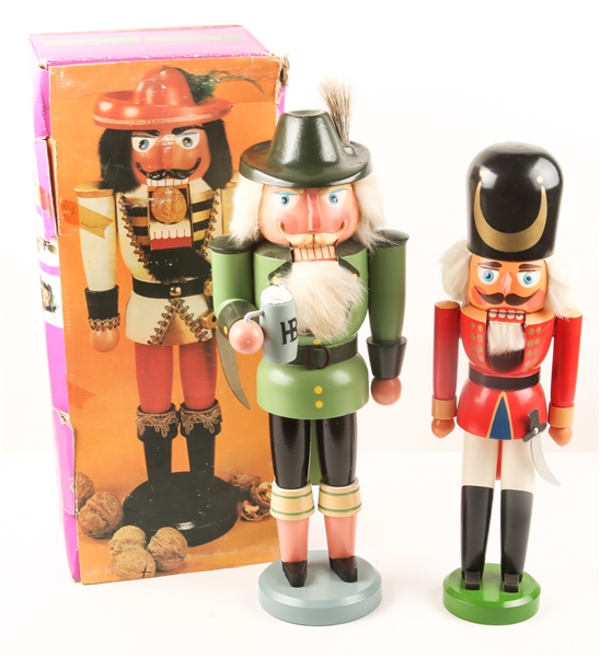 20TH C. WOODEN GERMAN NUTCRACKERS 