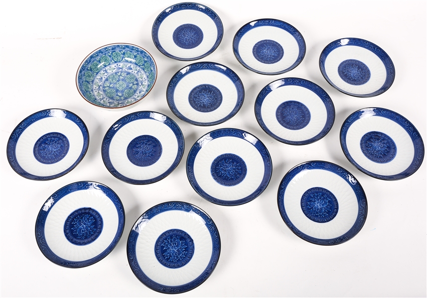 MODERN JAPANESE PORCELAIN BOWL AND SAUCES 