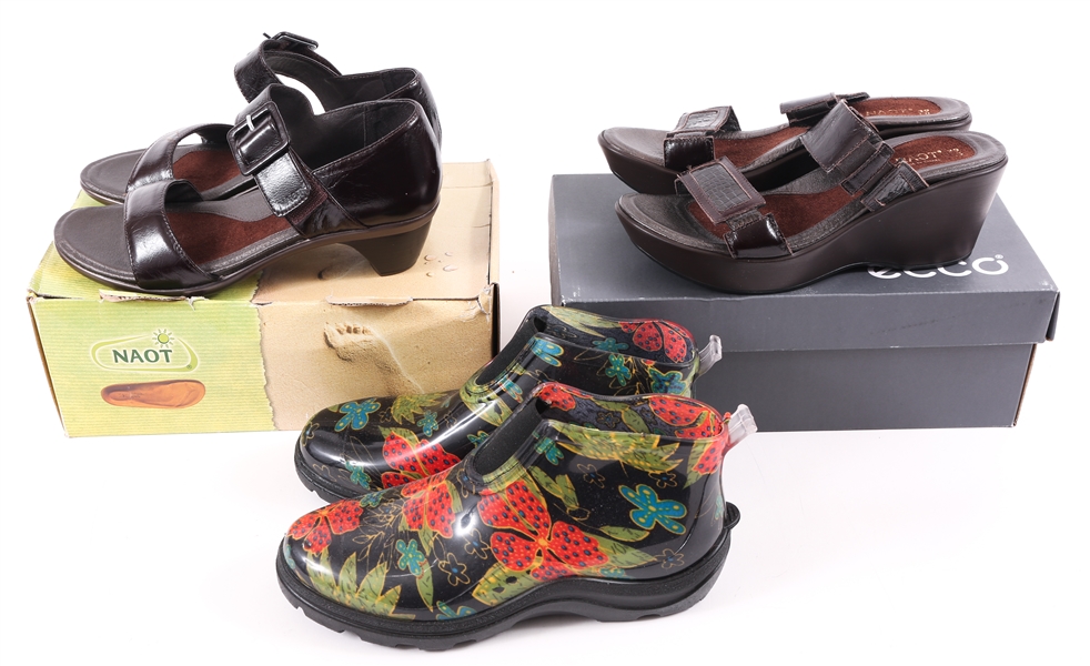 WOMENS CASUAL SHOES LOT OF 3 PAIRS 