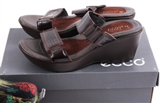 WOMEN'S CASUAL SHOES LOT OF 3 PAIRS 