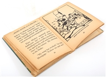 1934 MIDGET POP UP BOOK MICKEY MOUSE IN YE OLDEN DAYS