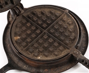 20TH C. GRISWOLD CAST IRON WAFFLE IRON AMERICAN NO. 8