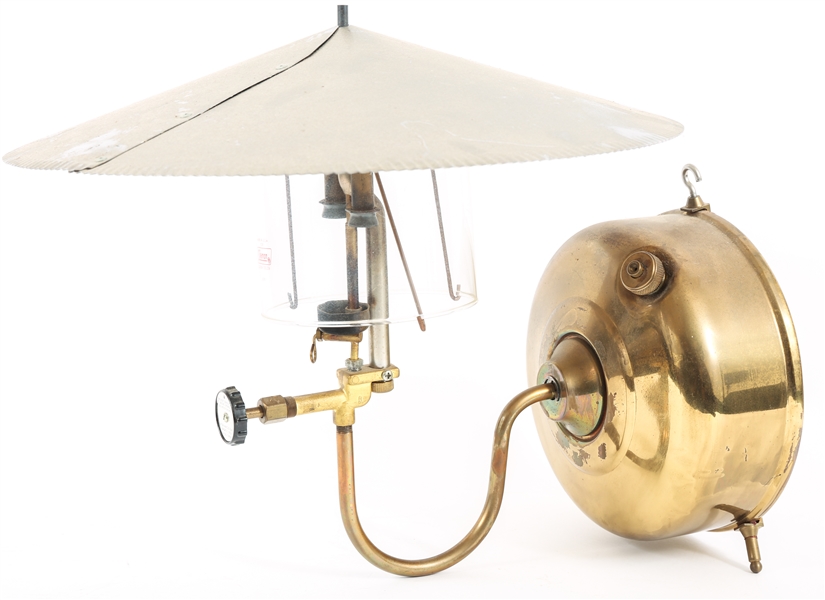 20TH C. BRASS LEACOCK WALLMOUNT OIL LAMP MODEL 105