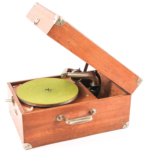 EARLY 20TH C. VICTOR VV-50 SUITCASE STYLE PHONOGRAPH