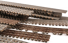 LIONEL & MORE O GAUGE WOOD/METAL MODEL TRAIN TRACKS