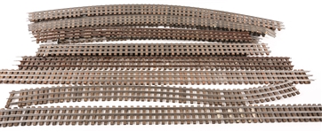 LIONEL & MORE O GAUGE WOOD/METAL MODEL TRAIN TRACKS