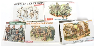 1/35TH SCALE MODEL MILITARY FIGURE LOT OF 5